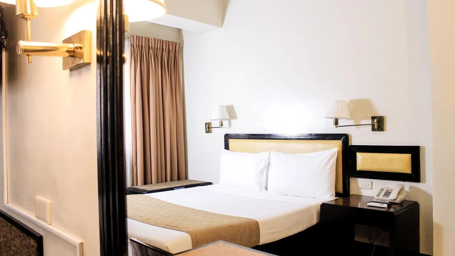 Palm Hotel Manila