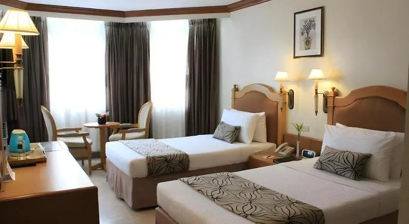 Palm Hotel Manila 3*,